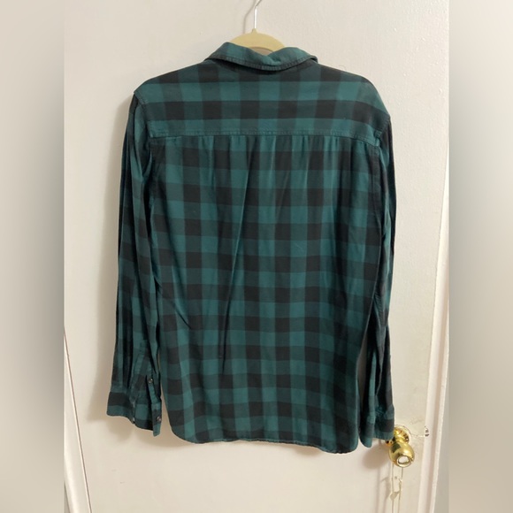 Green Flannel size medium - Picture 2 of 4